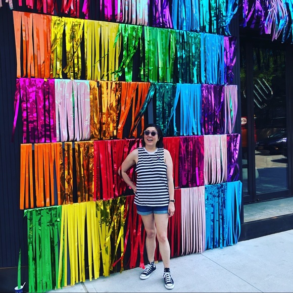 Meet your Posher, Emily! 🌈💖👖 - Picture 4 of 6